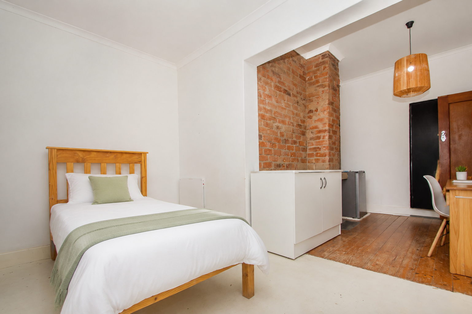 47 Molesey Avenue room